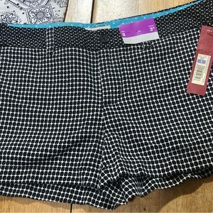 3 shorts 🩳 for $25 2 Merona and 1 faded glory size 8